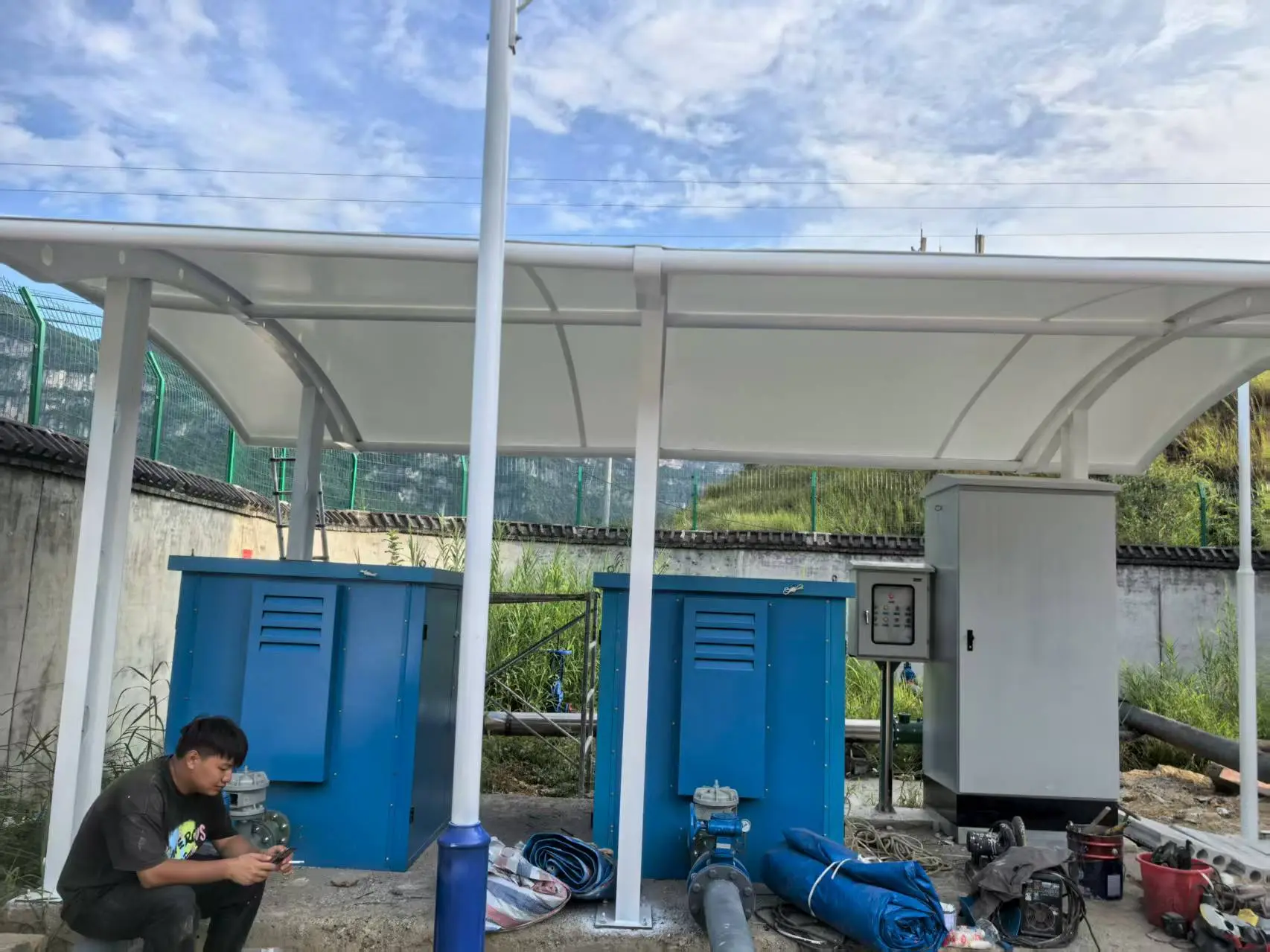 贵州三穗膜结构棚怎么选？多雨高湿山区，避开低价铁皮棚与劣质膜材坑